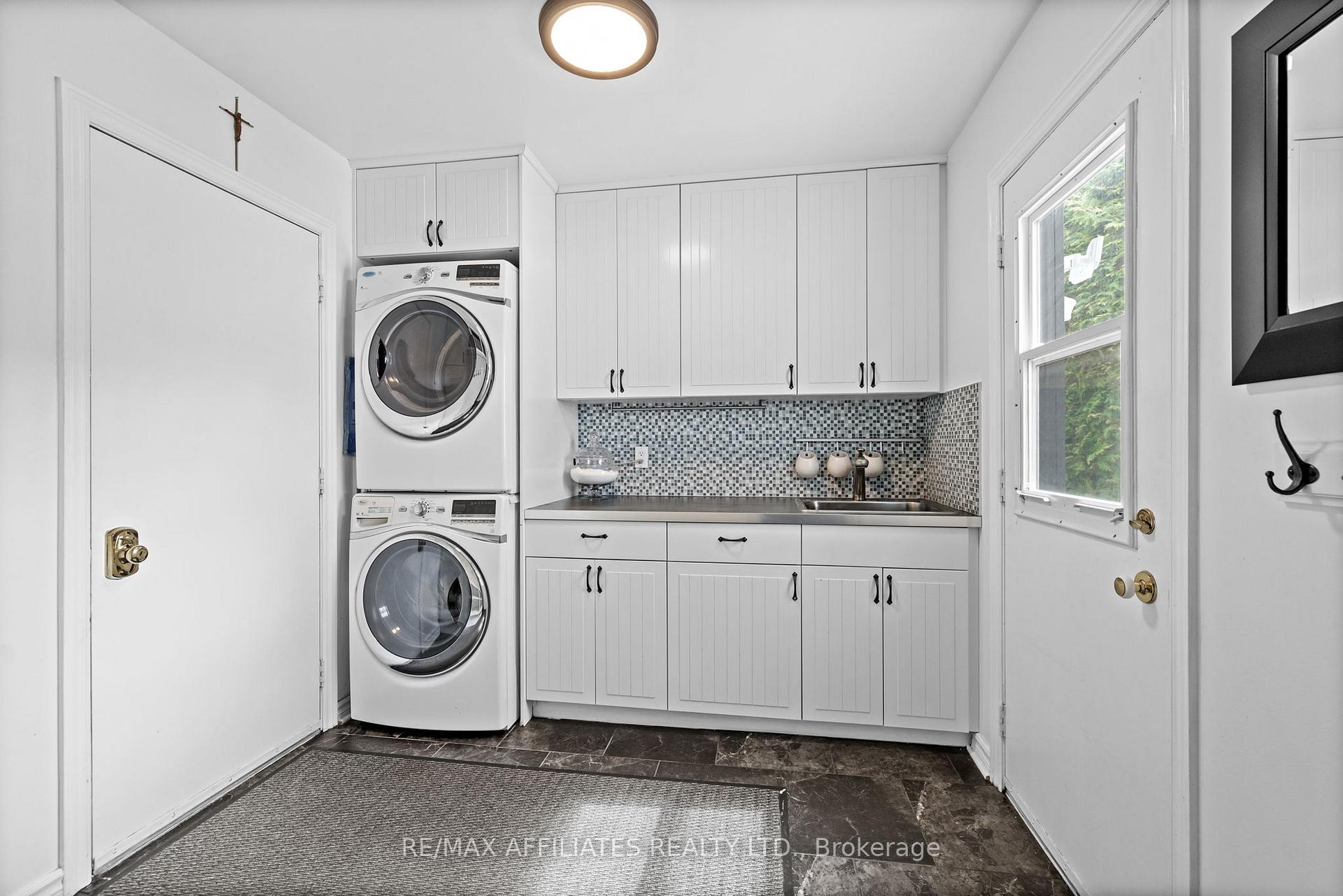 Photo 15 of 28 Sarrazin Way, Ottawa, Barrhaven - Cedargrove/Fraserdale — HOMEH
