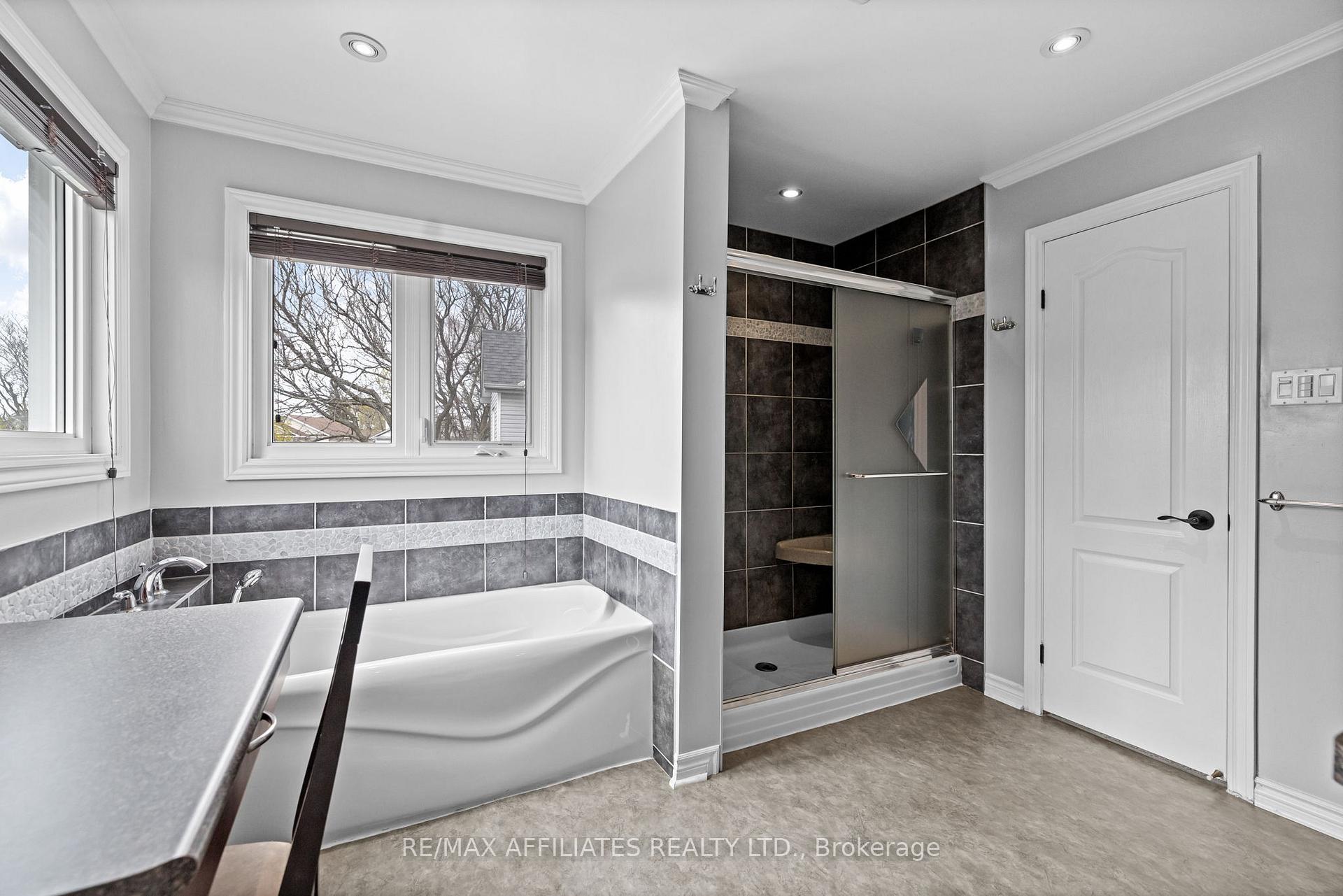 Photo 20 of 28 Sarrazin Way, Ottawa, Barrhaven - Cedargrove/Fraserdale — HOMEH