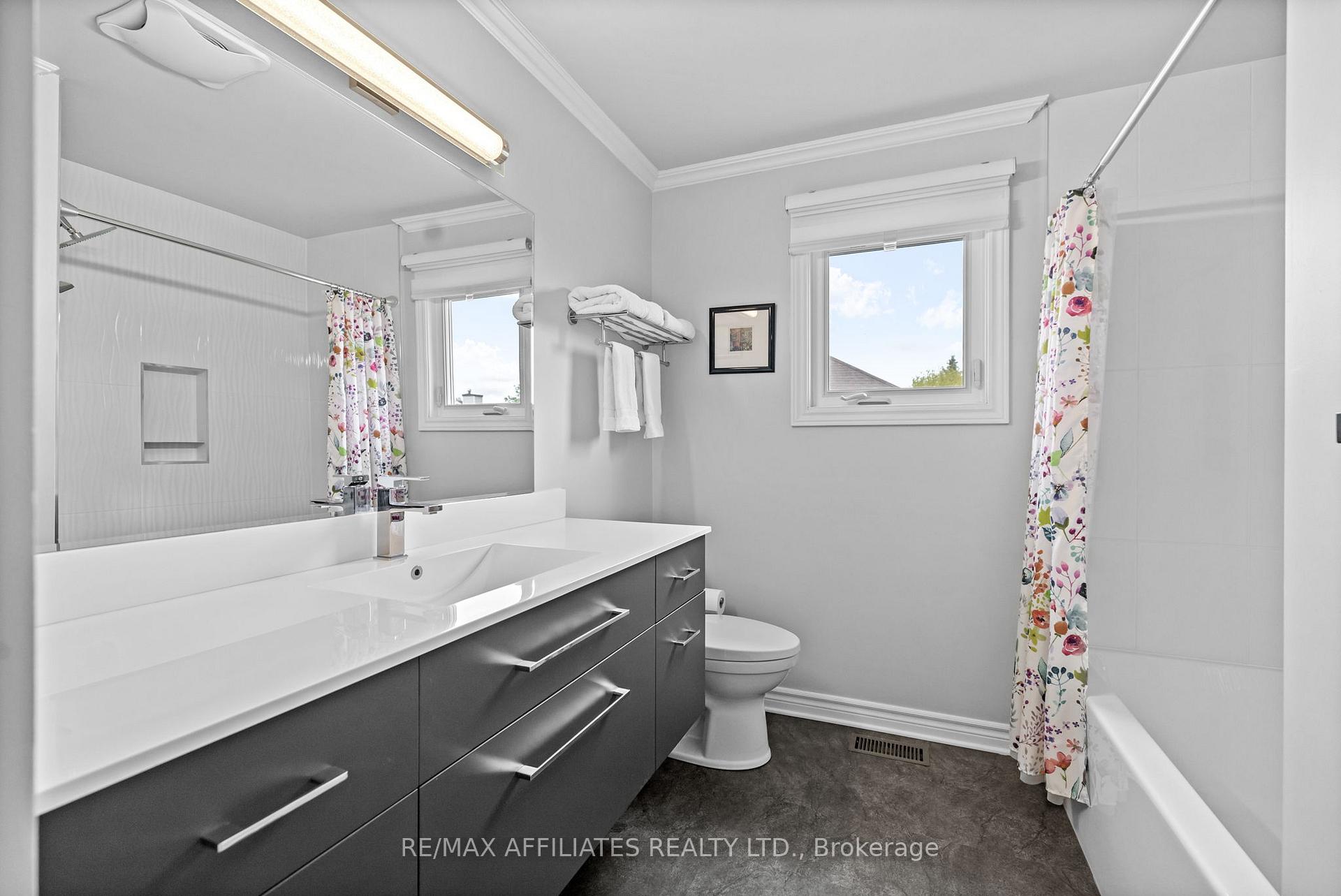 Photo 23 of 28 Sarrazin Way, Ottawa, Barrhaven - Cedargrove/Fraserdale — HOMEH
