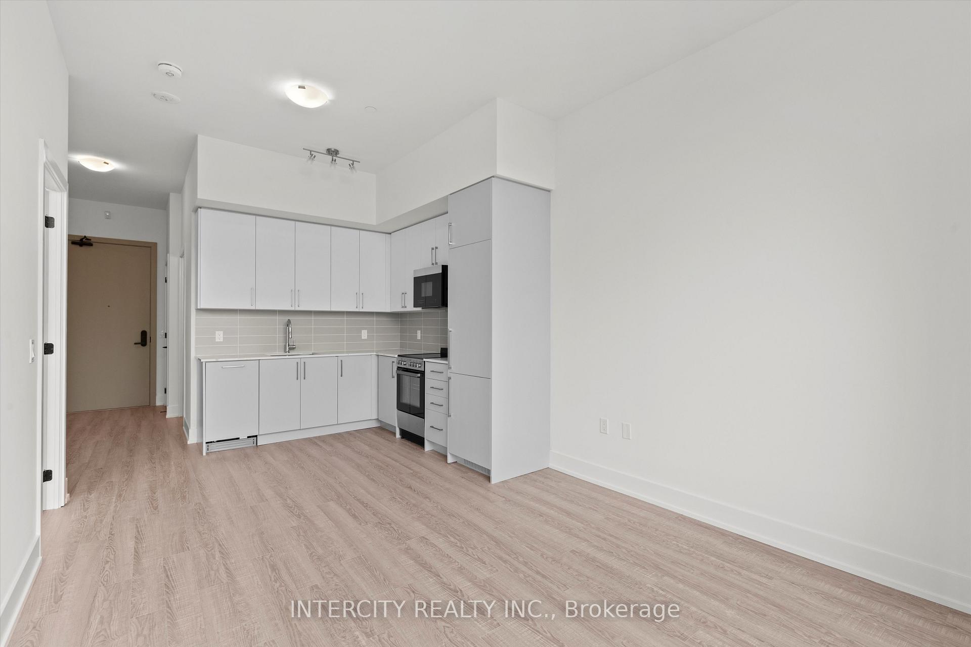 Photo 12 of Unit 135, 2075 King Road, King, King City — HOMEH