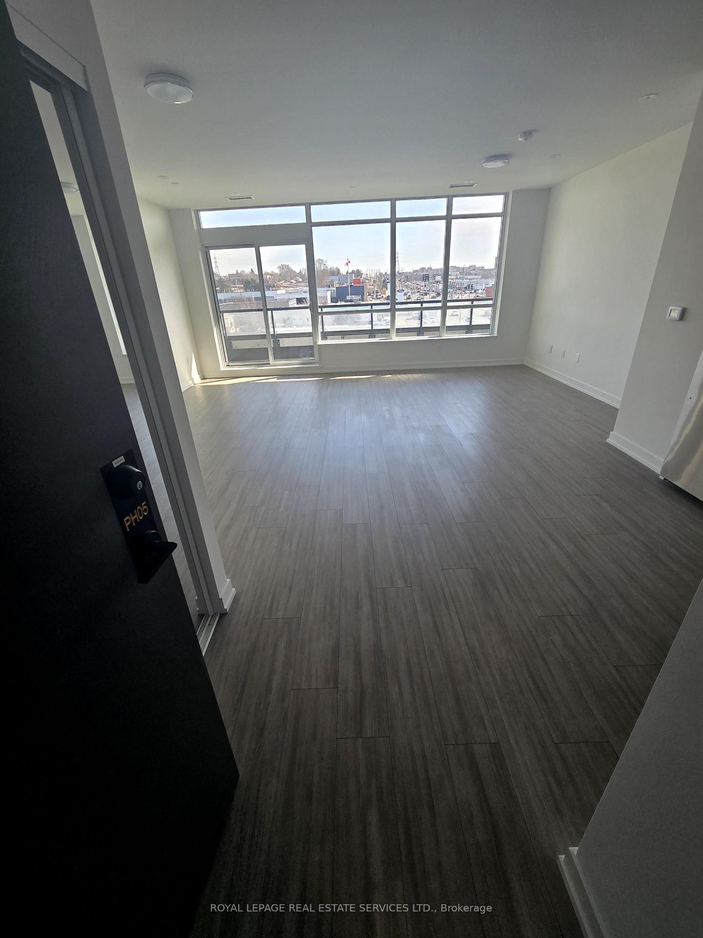 Photo 3 of Unit PH05, 1010 Dundas Street, Whitby, Pringle Creek — HOMEH