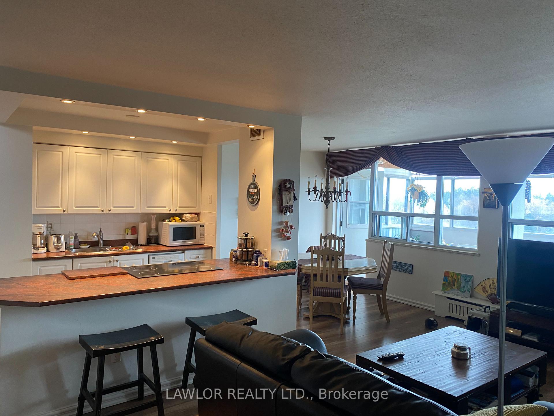 Photo 6 of Unit 908, 3311 Kingston Road, Scarborough, Scarborough Village — HOMEH