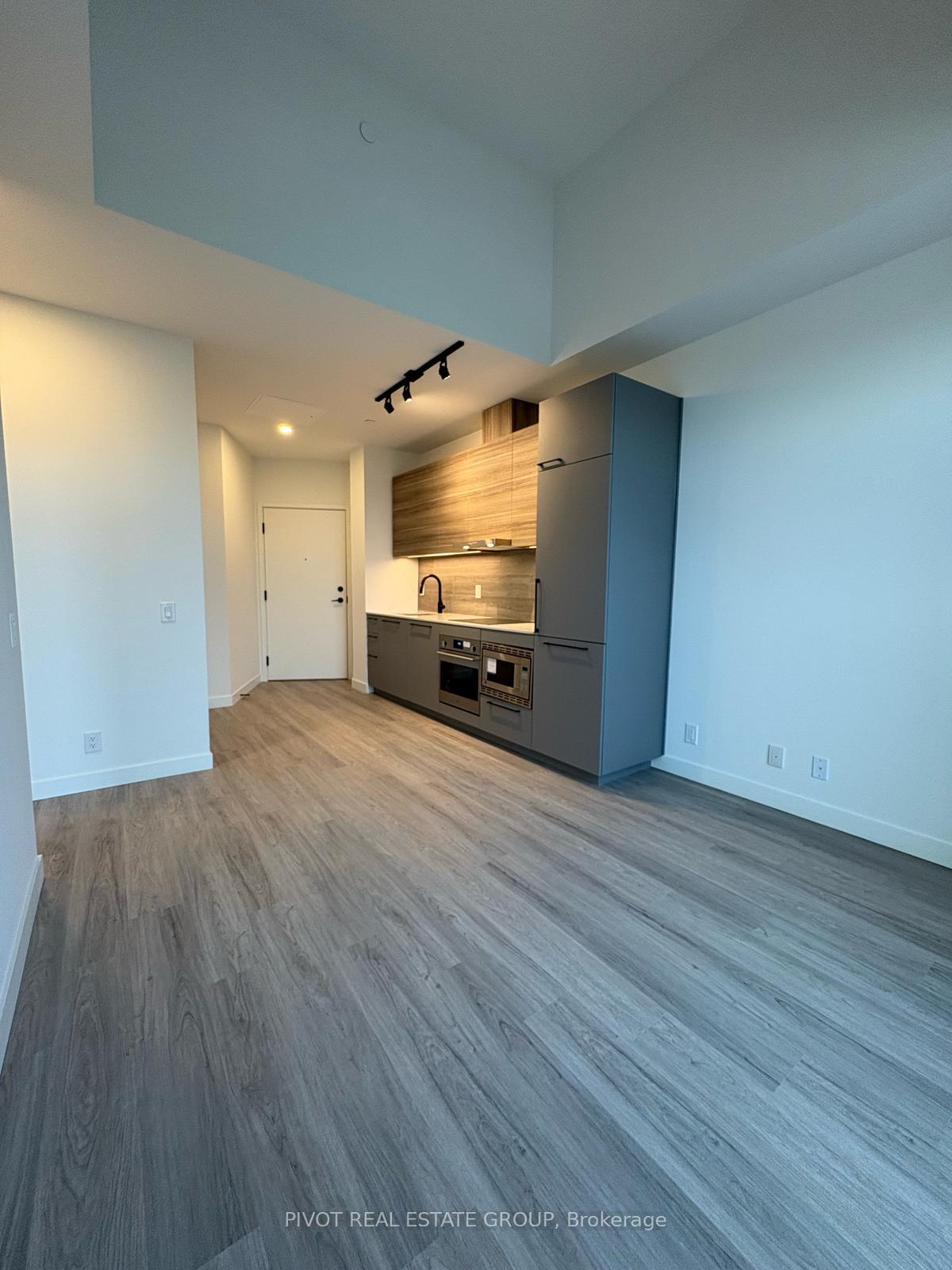 Photo 2 of Unit 202, 1050 Eastern Avenue, Toronto, The Beaches — HOMEH