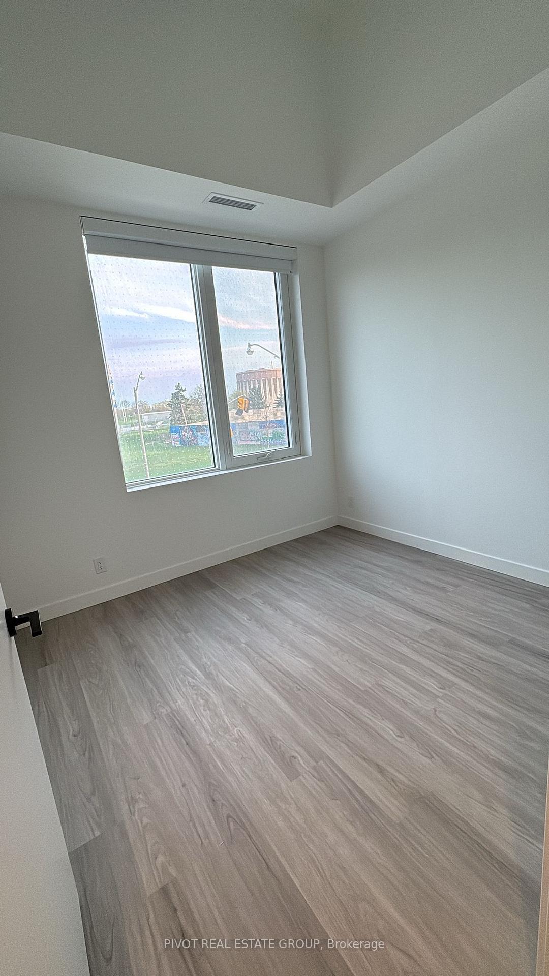 Photo 7 of Unit 202, 1050 Eastern Avenue, Toronto, The Beaches — HOMEH
