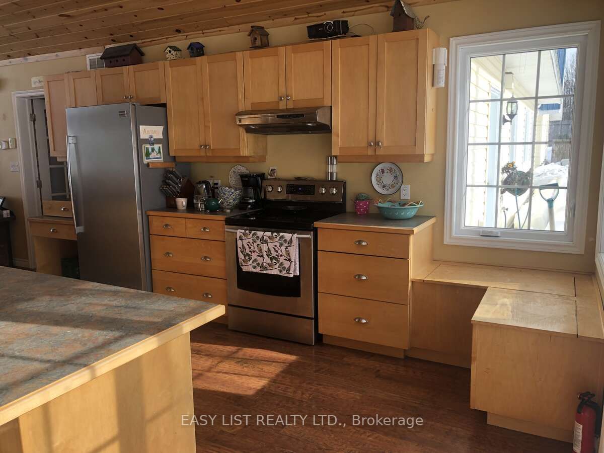 Photo 4 of 535 Perrier Road, Hastings Highlands, Bangor Ward — HOMEH