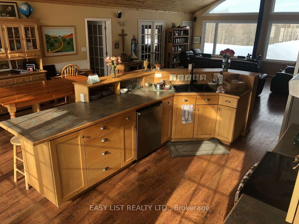 Photo 5 of 535 Perrier Road, Hastings Highlands, Bangor Ward — HOMEH