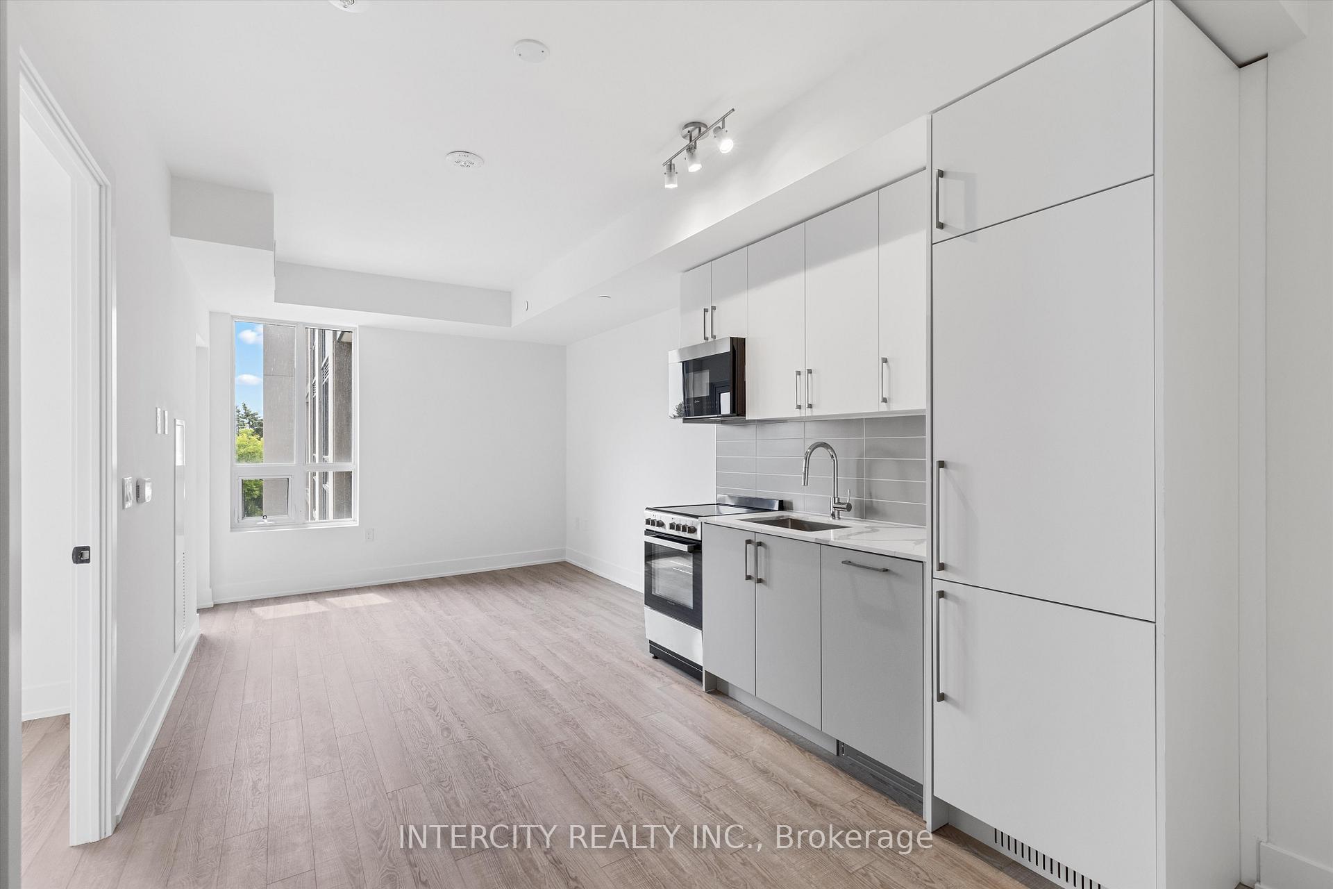 Photo 6 of Unit 411, 2075 King Road, King, King City — HOMEH