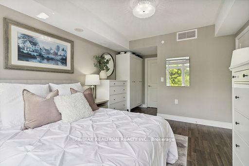 Photo 10 of Unit 402, 149 Church Street, King, Schomberg — HOMEH