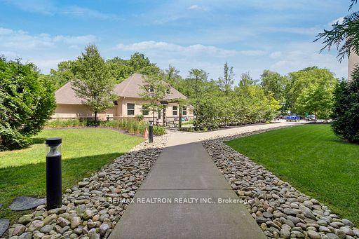 Photo 39 of Unit 402, 149 Church Street, King, Schomberg — HOMEH