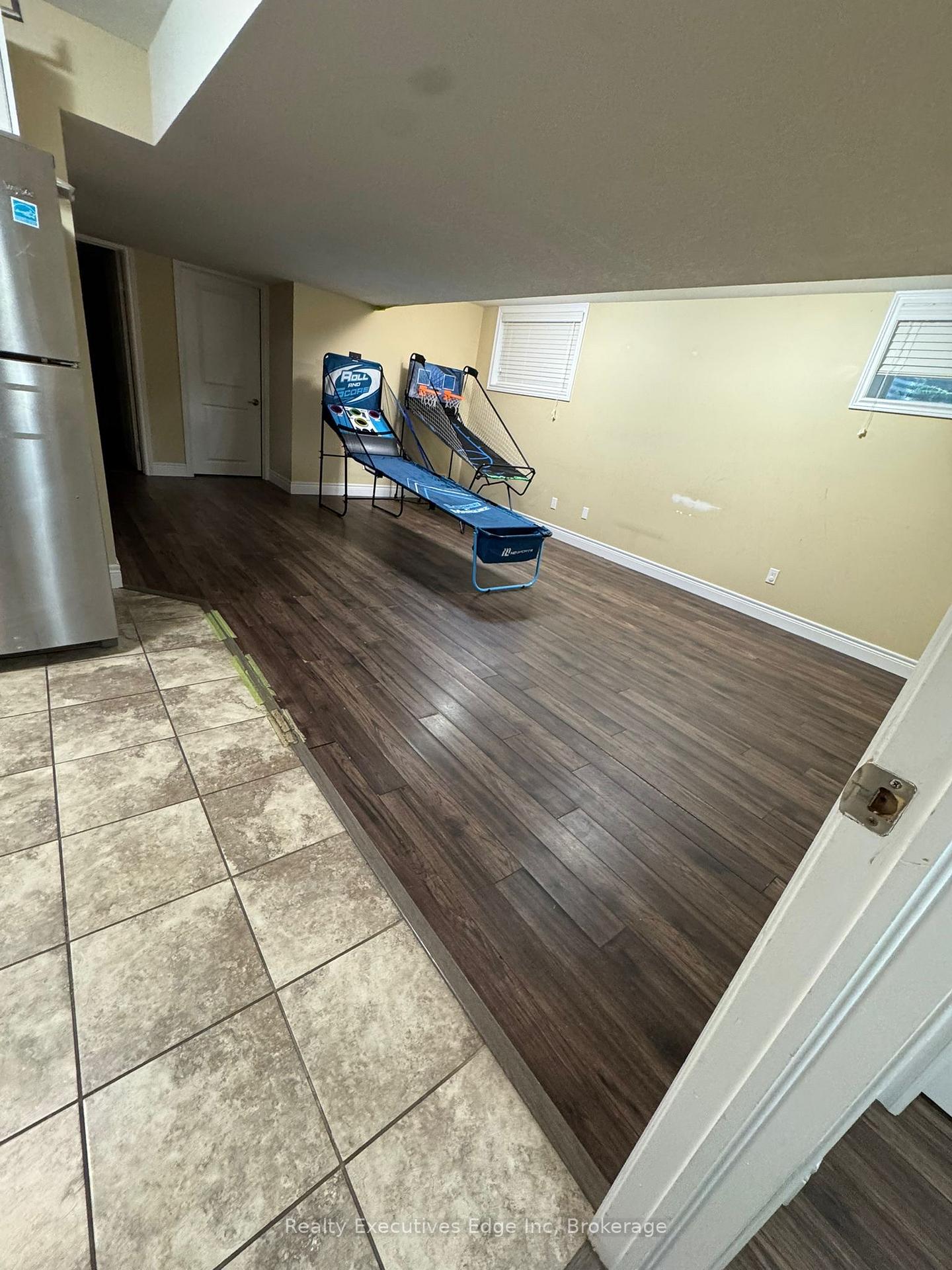 Photo 5 of Unit LOWER UNIT, 111 Dallan Drive, Guelph, Pineridge/Westminster Woods — HOMEH