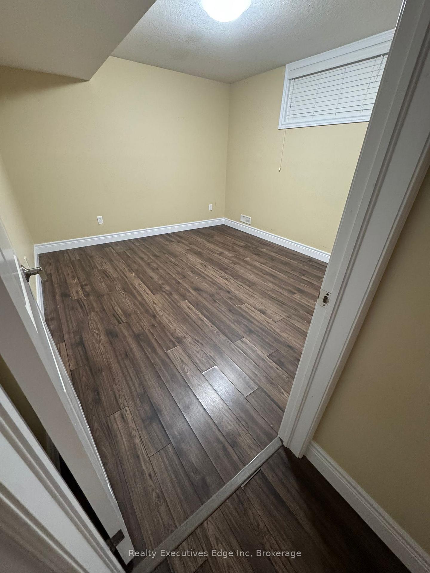 Photo 7 of Unit LOWER UNIT, 111 Dallan Drive, Guelph, Pineridge/Westminster Woods — HOMEH