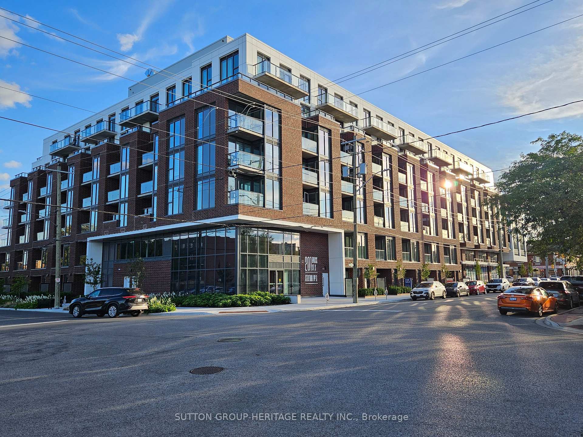 Front of Unit 616, 201 Brock Street S