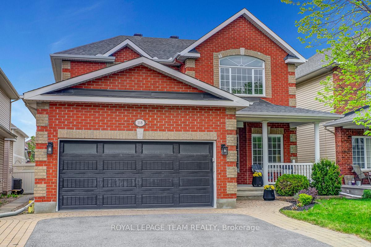 Front of 118 Oakfield Crescent