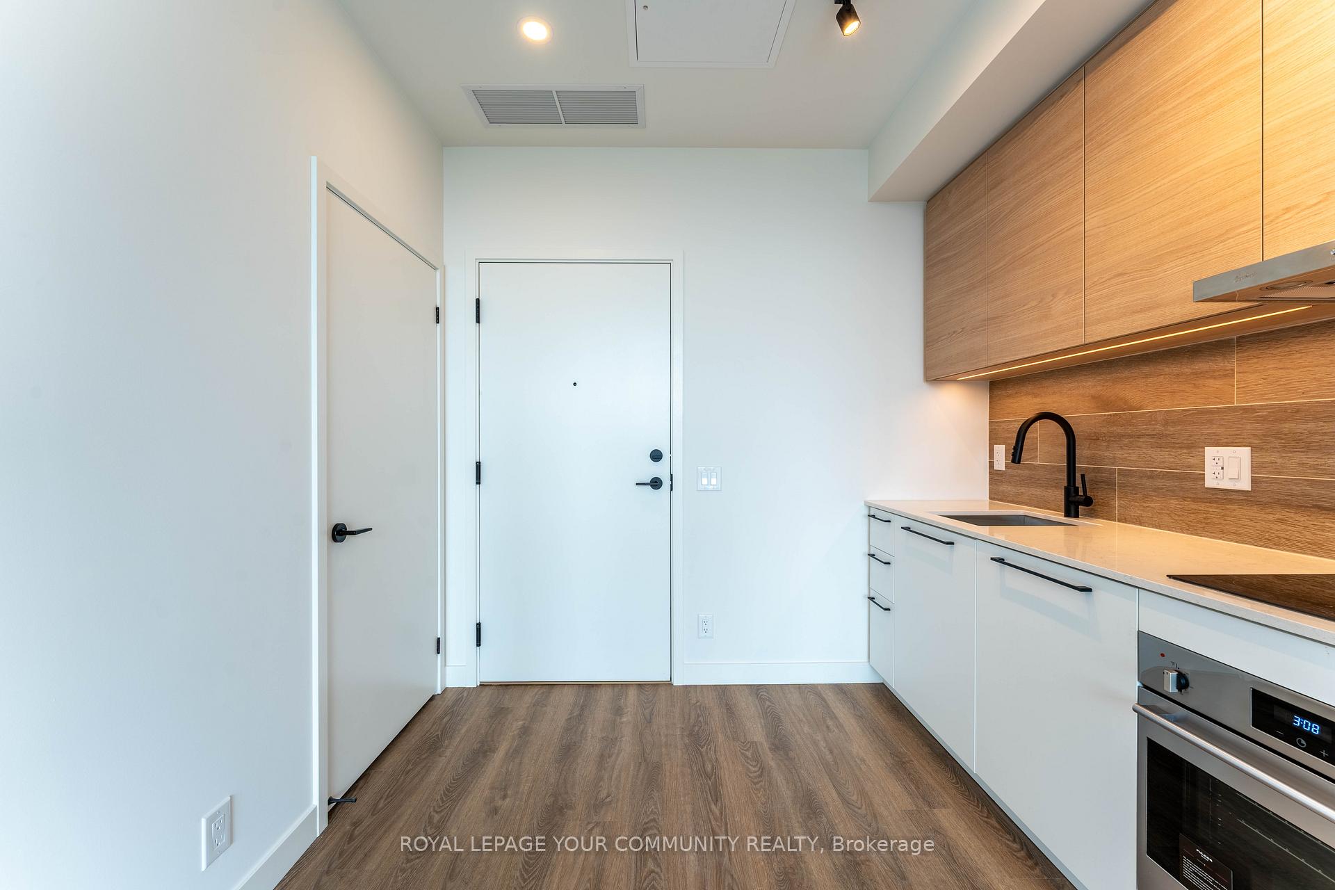 Photo 6 of Unit 715, 1050 Eastern Avenue, Toronto, The Beaches — HOMEH