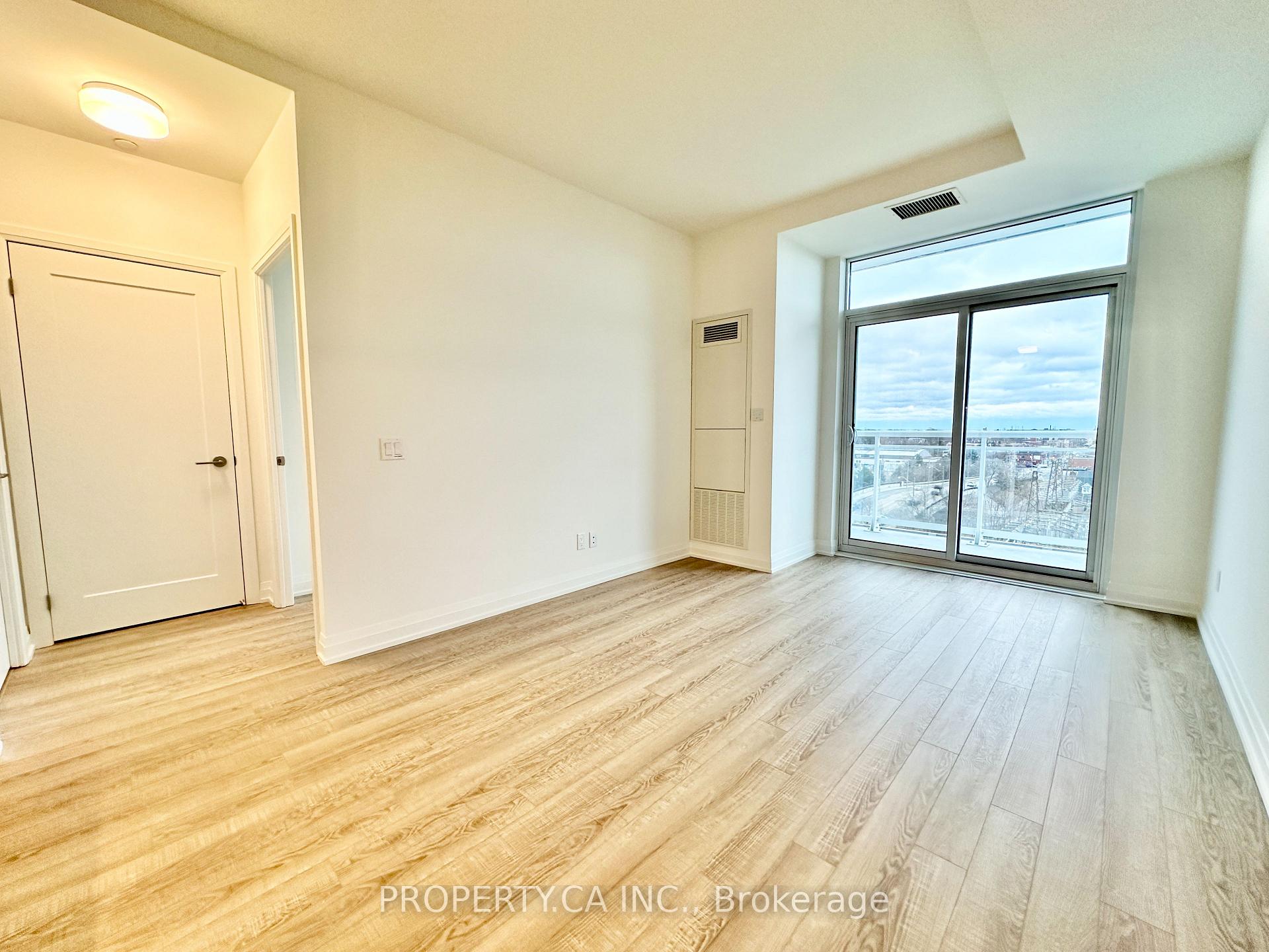 Photo 5 of Unit 813, 286 Main Street, Toronto, East End-Danforth — HOMEH