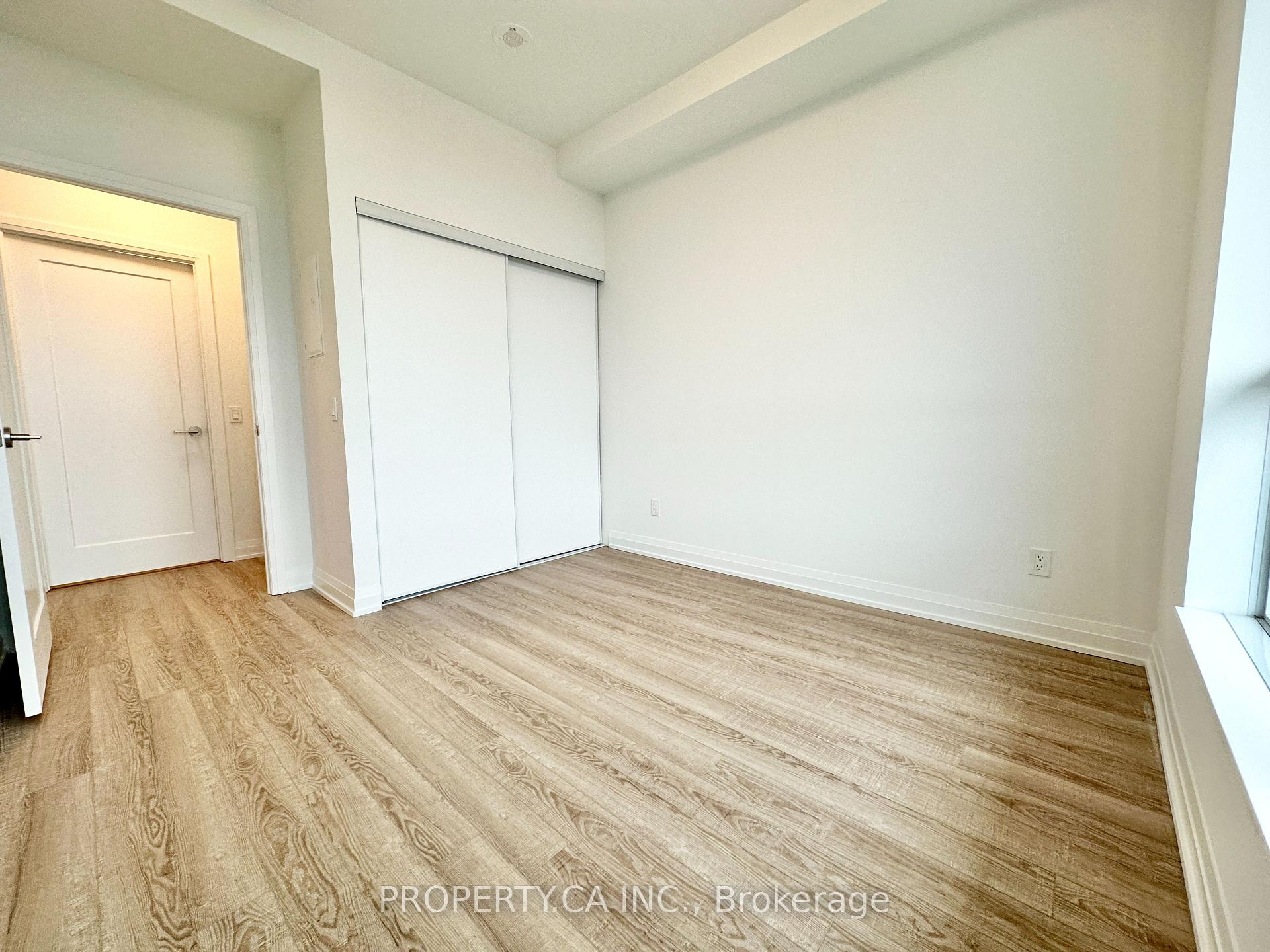 Photo 3 of Unit 813, 286 Main Street, Toronto, East End-Danforth — HOMEH