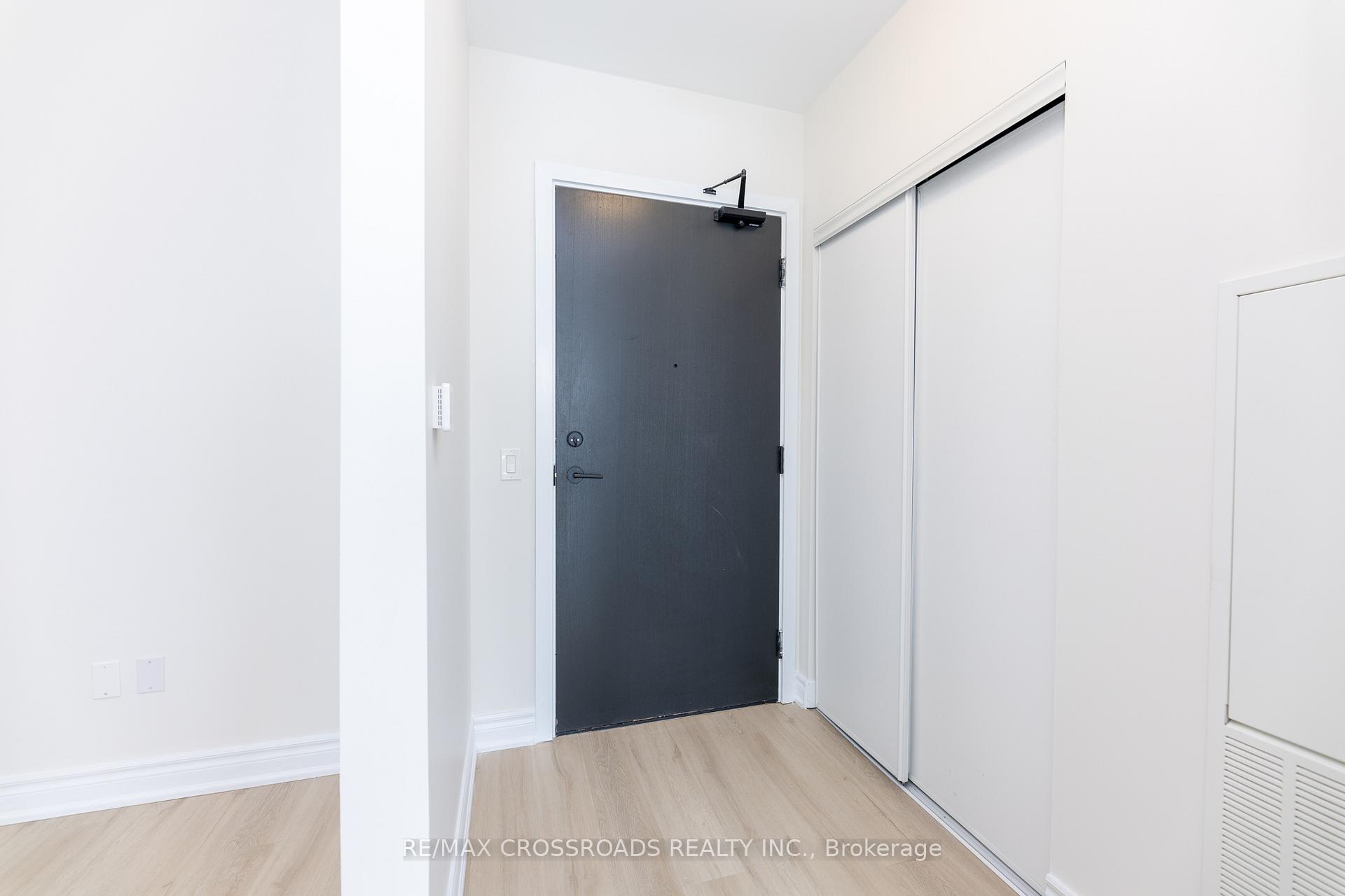 Photo 6 of Unit 1701, 1480 Bayly Street, Pickering, Bay Ridges — HOMEH