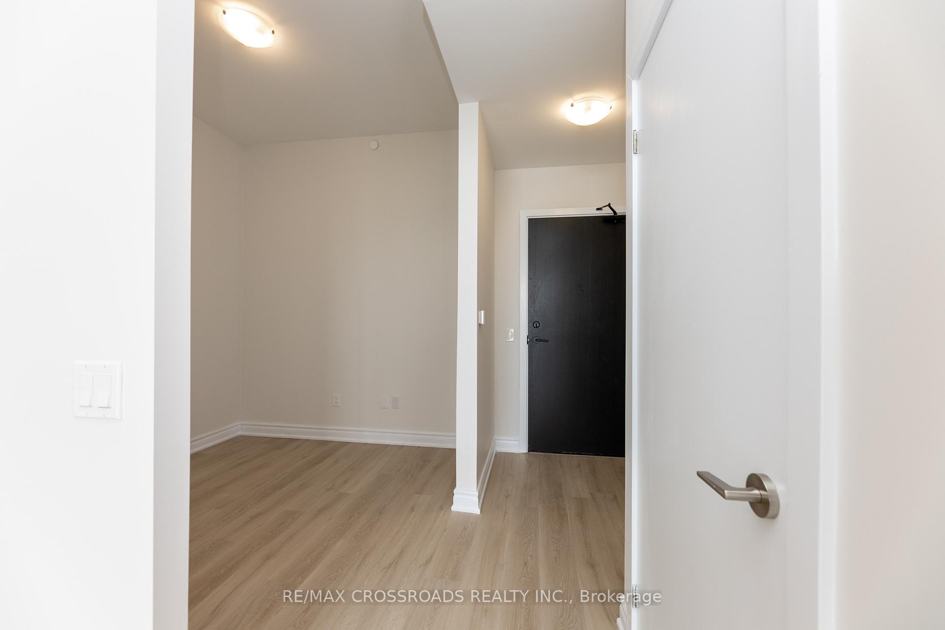Photo 4 of Unit 1701, 1480 Bayly Street, Pickering, Bay Ridges — HOMEH