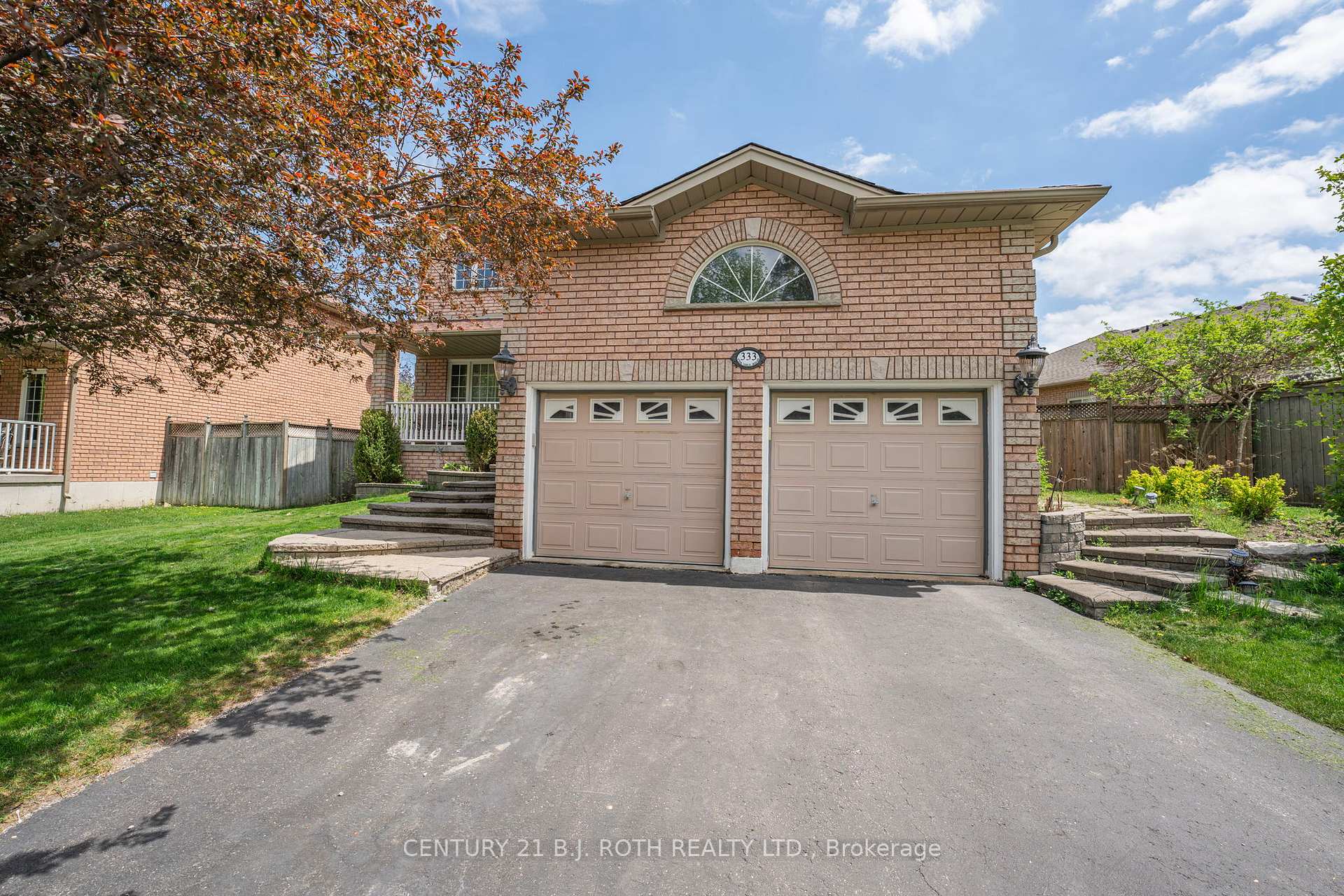 Photo 2 of 333 Cox Mill Road, Barrie, South Shore — HOMEH