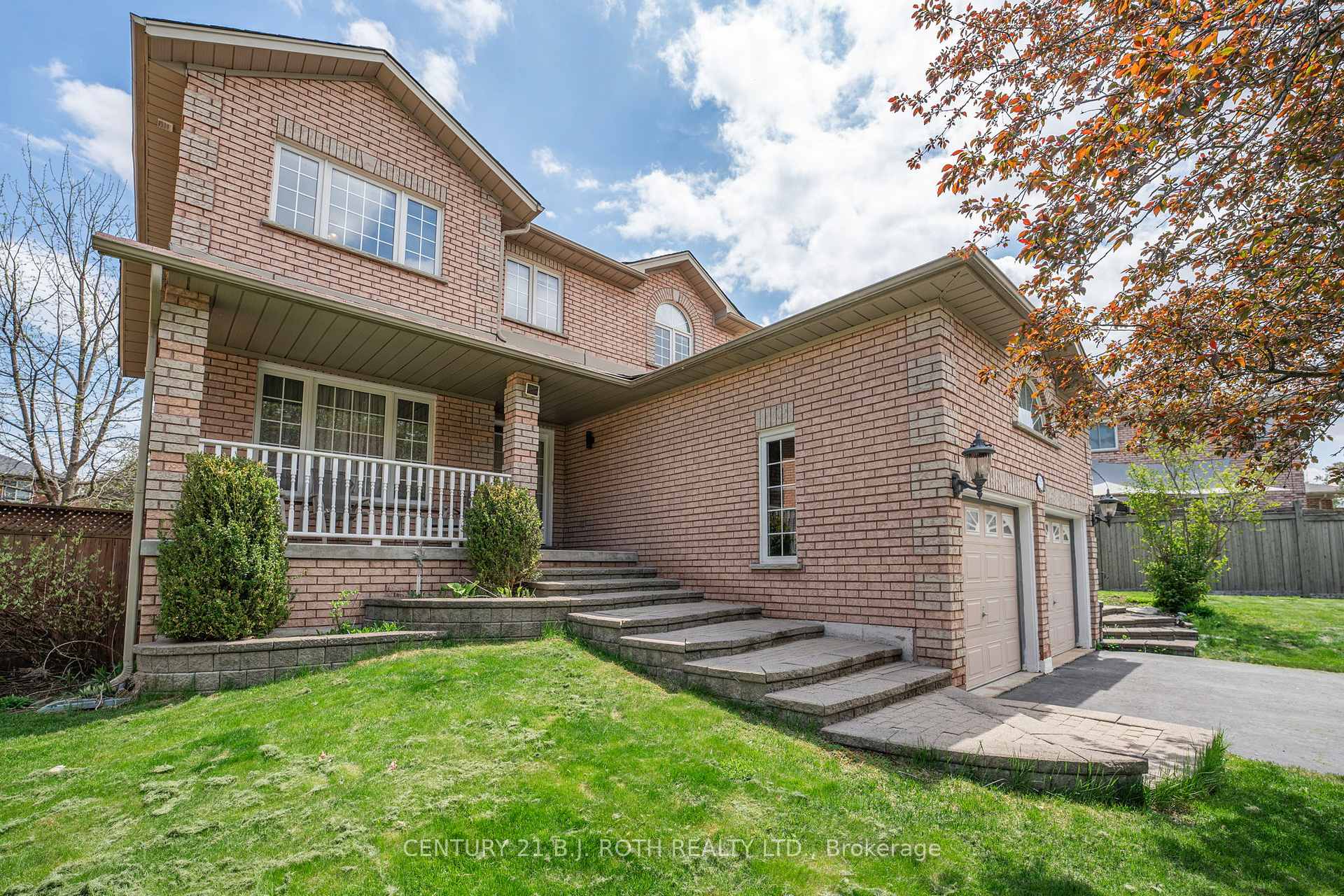 Photo 3 of 333 Cox Mill Road, Barrie, South Shore — HOMEH
