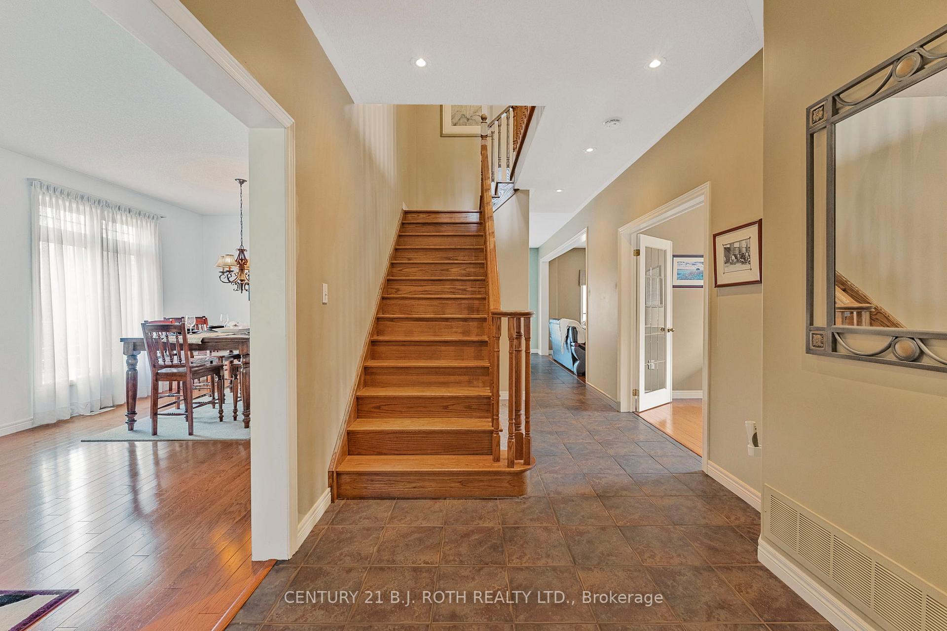 Photo 6 of 333 Cox Mill Road, Barrie, South Shore — HOMEH