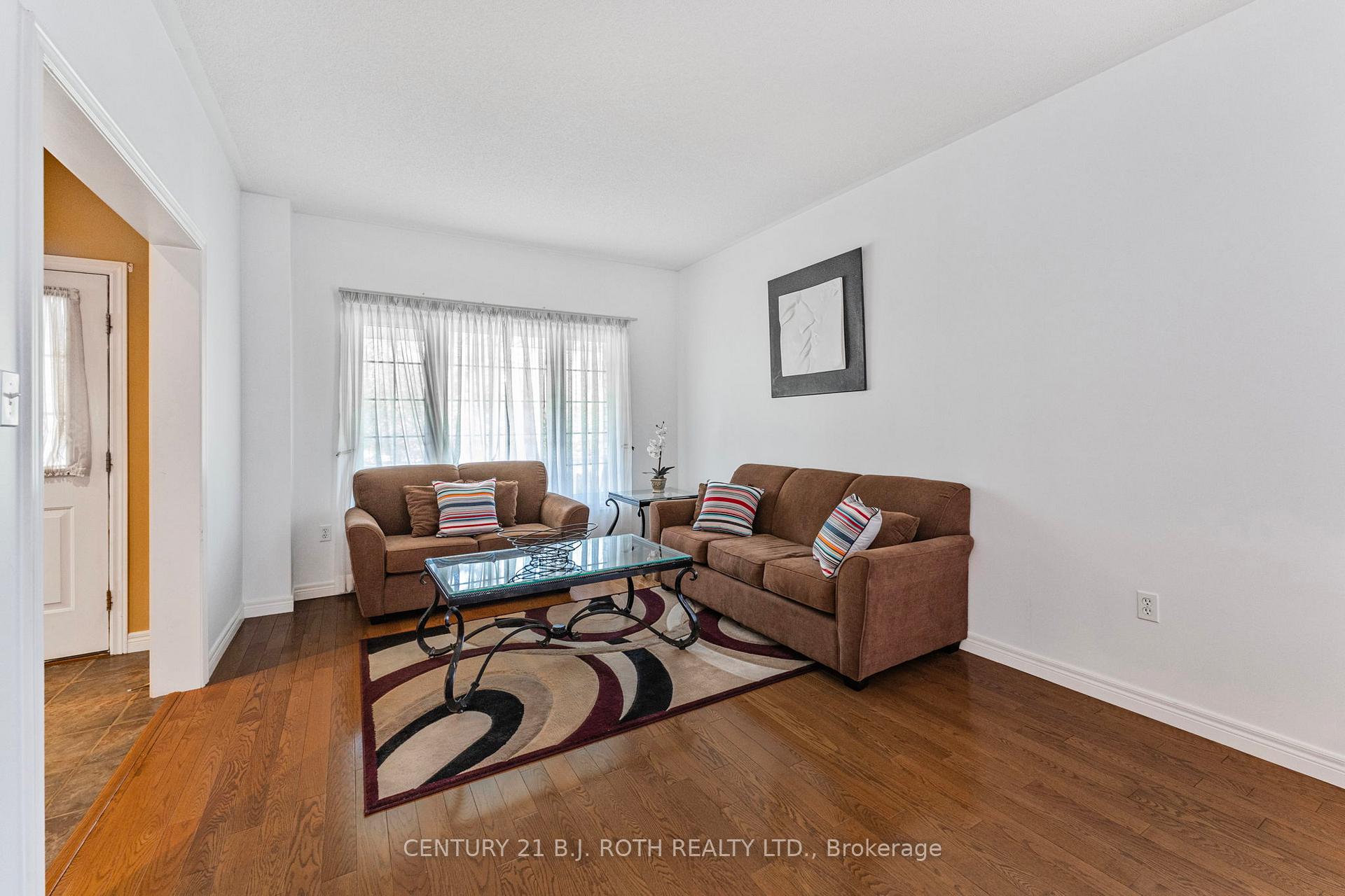 Photo 8 of 333 Cox Mill Road, Barrie, South Shore — HOMEH