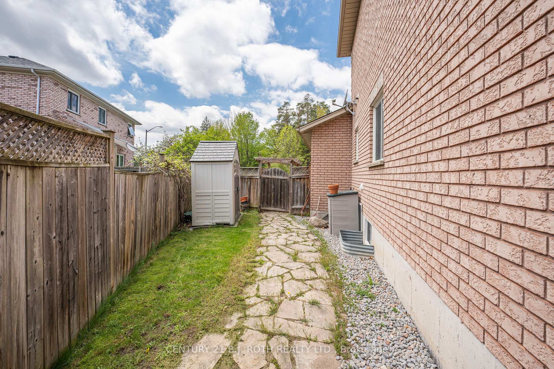 Photo 29 of 333 Cox Mill Road, Barrie, South Shore — HOMEH