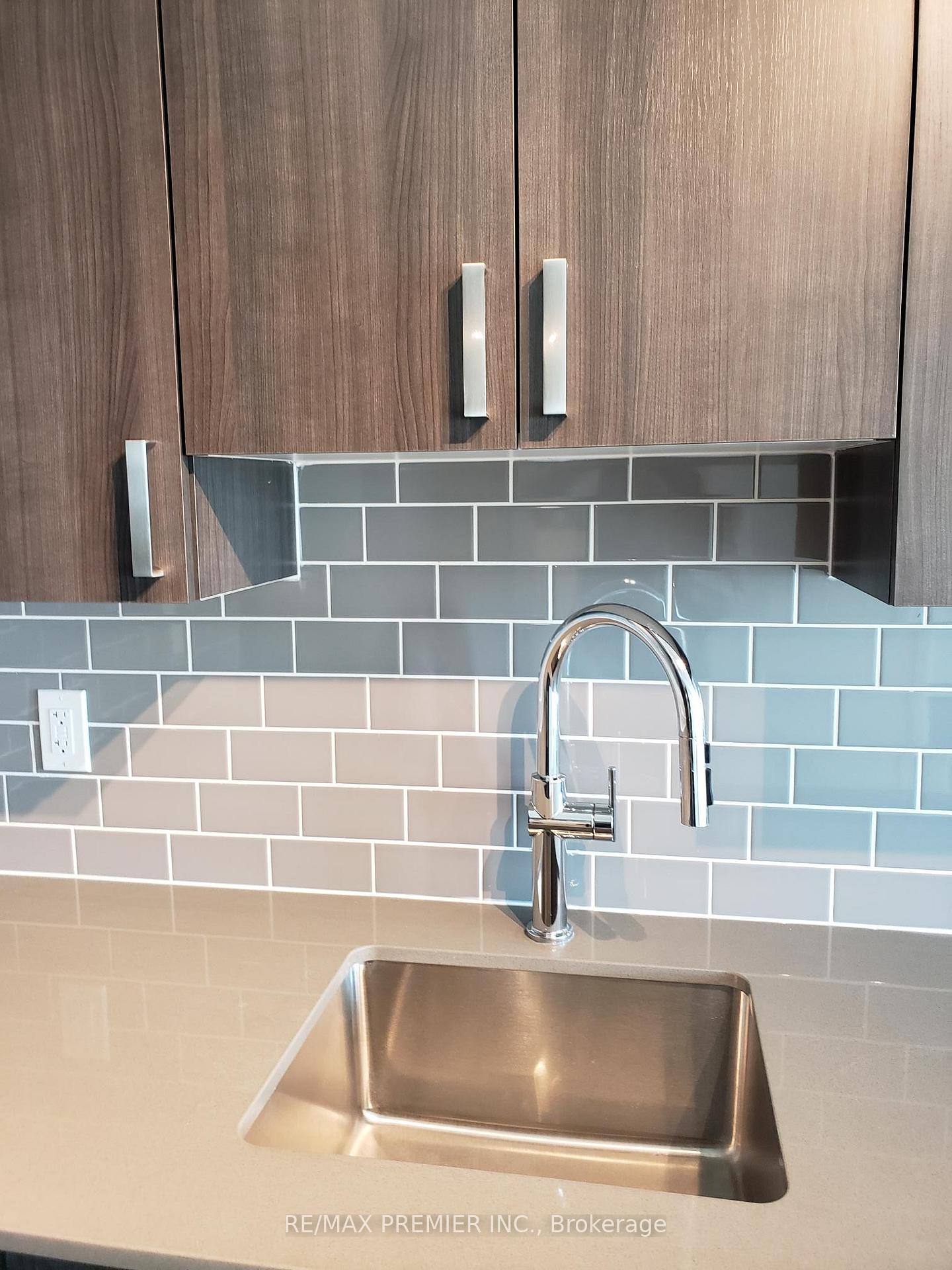 Photo 6 of Unit 1003, 1455 Celebration Drive, Pickering, Bay Ridges — HOMEH