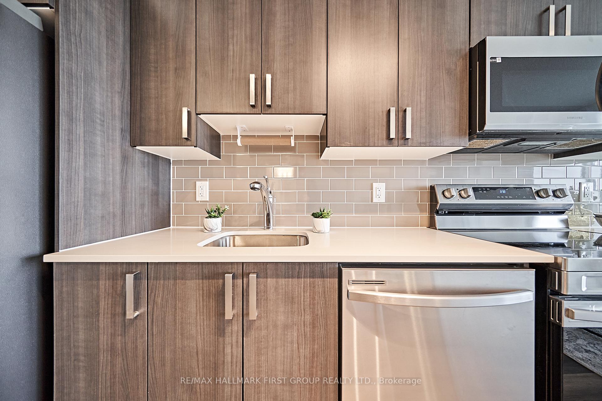 Photo 11 of Unit 1108, 1480 Bayly Street, Pickering, Bay Ridges — HOMEH
