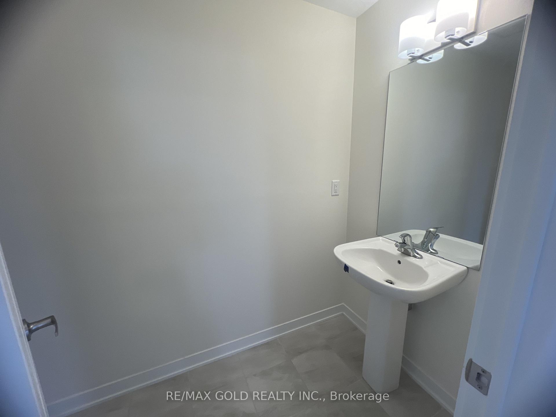 Photo 16 of Unit 913, 1695 Dersan Street, Pickering, Duffin Heights — HOMEH