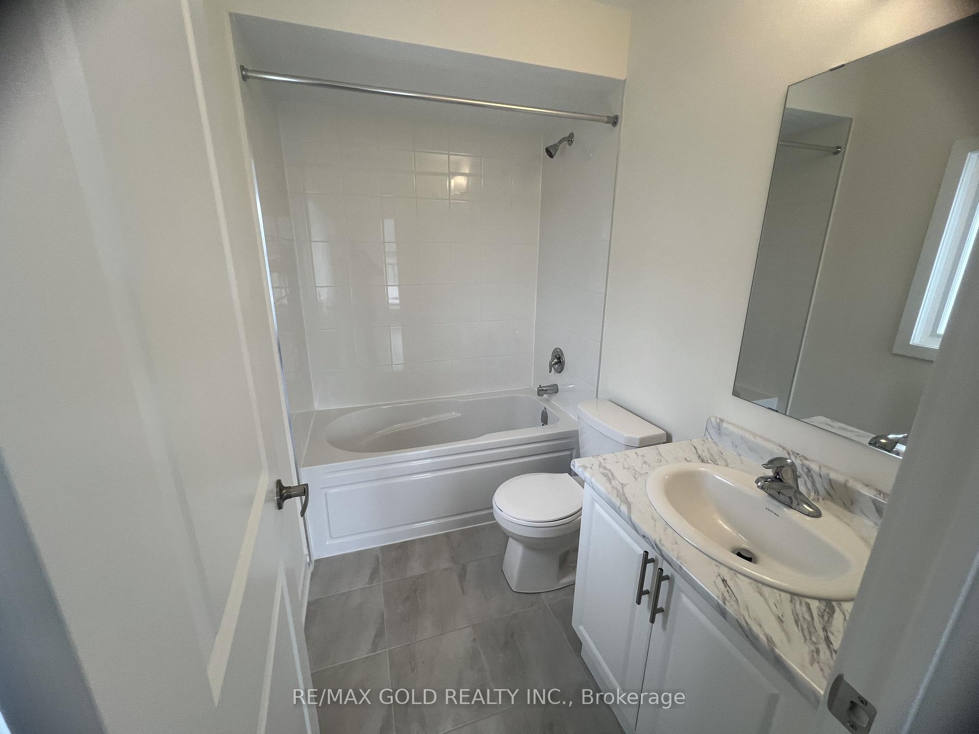 Photo 17 of Unit 913, 1695 Dersan Street, Pickering, Duffin Heights — HOMEH
