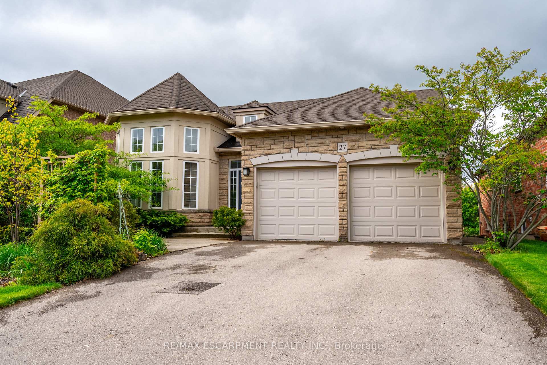 Photo 1 of 27 Gaines Avenue, Hamilton, Dundas — HOMEH