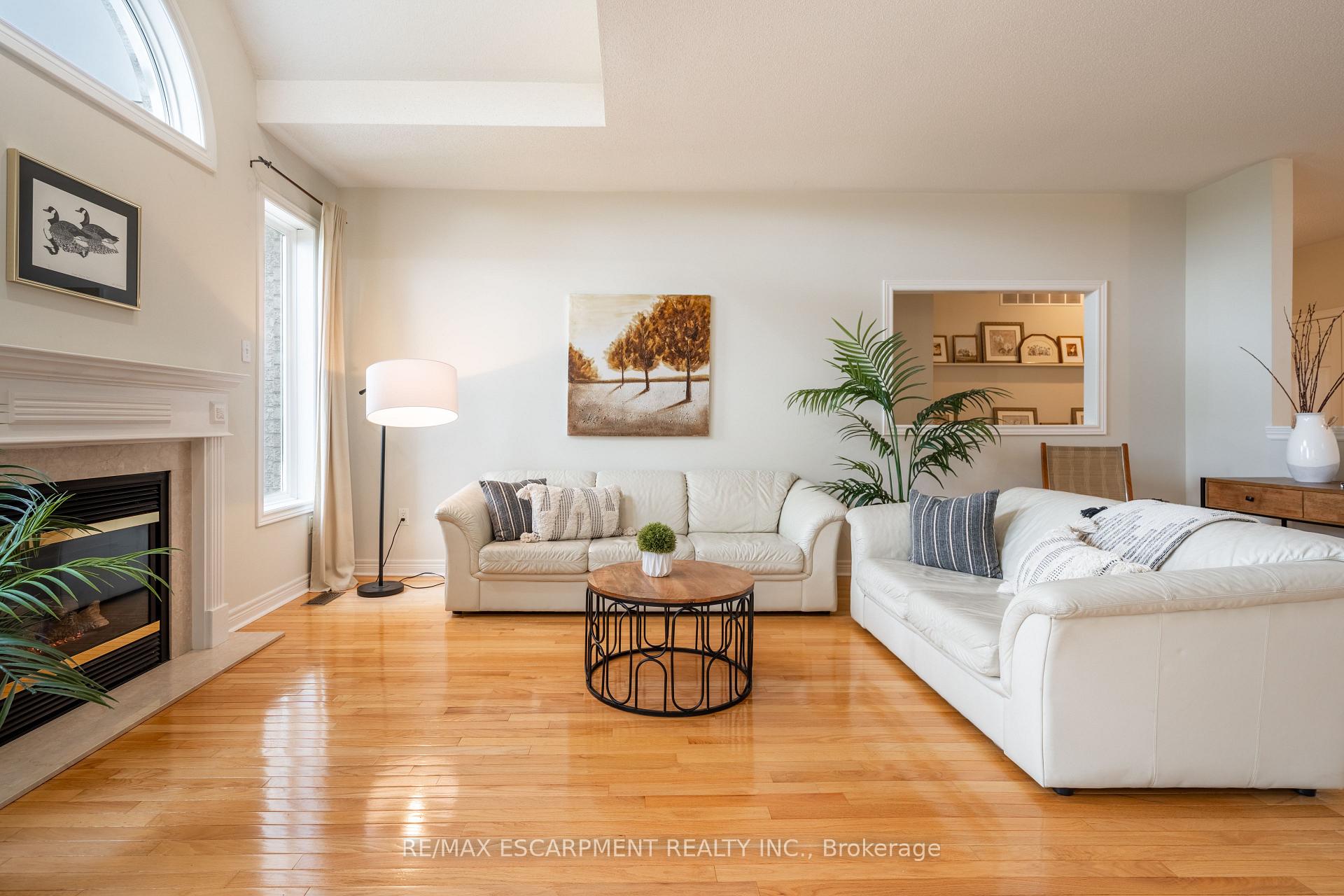 Photo 11 of 27 Gaines Avenue, Hamilton, Dundas — HOMEH
