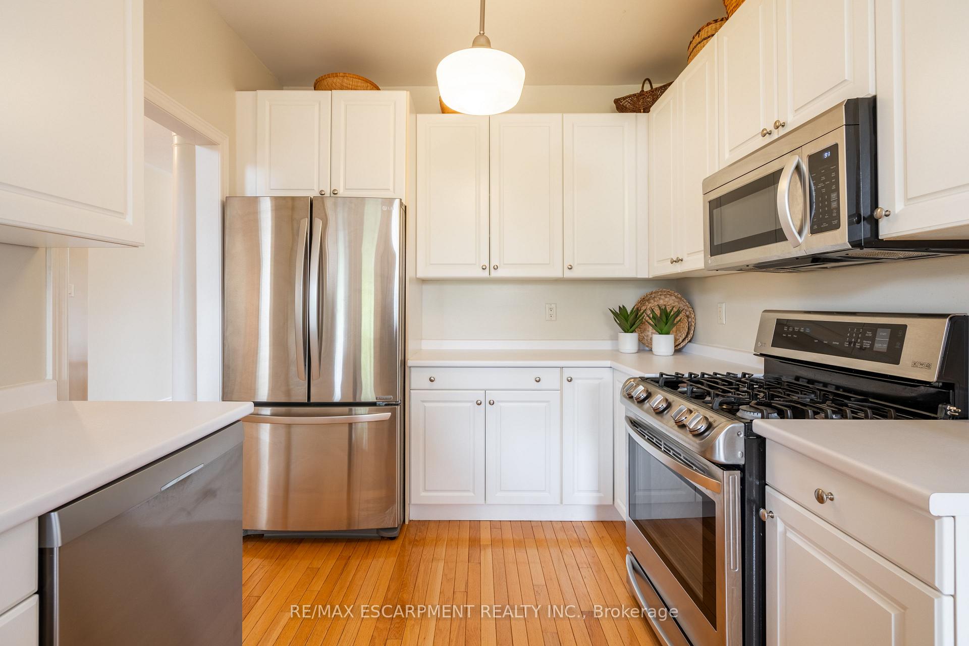 Photo 18 of 27 Gaines Avenue, Hamilton, Dundas — HOMEH