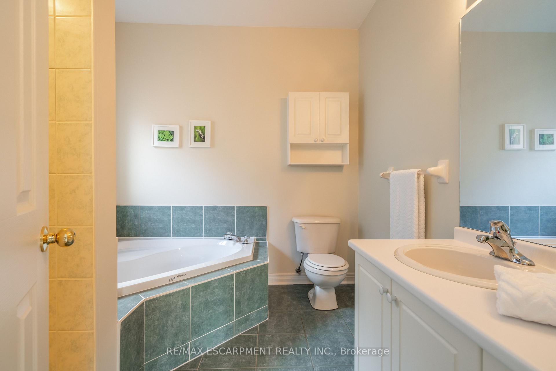 Photo 21 of 27 Gaines Avenue, Hamilton, Dundas — HOMEH