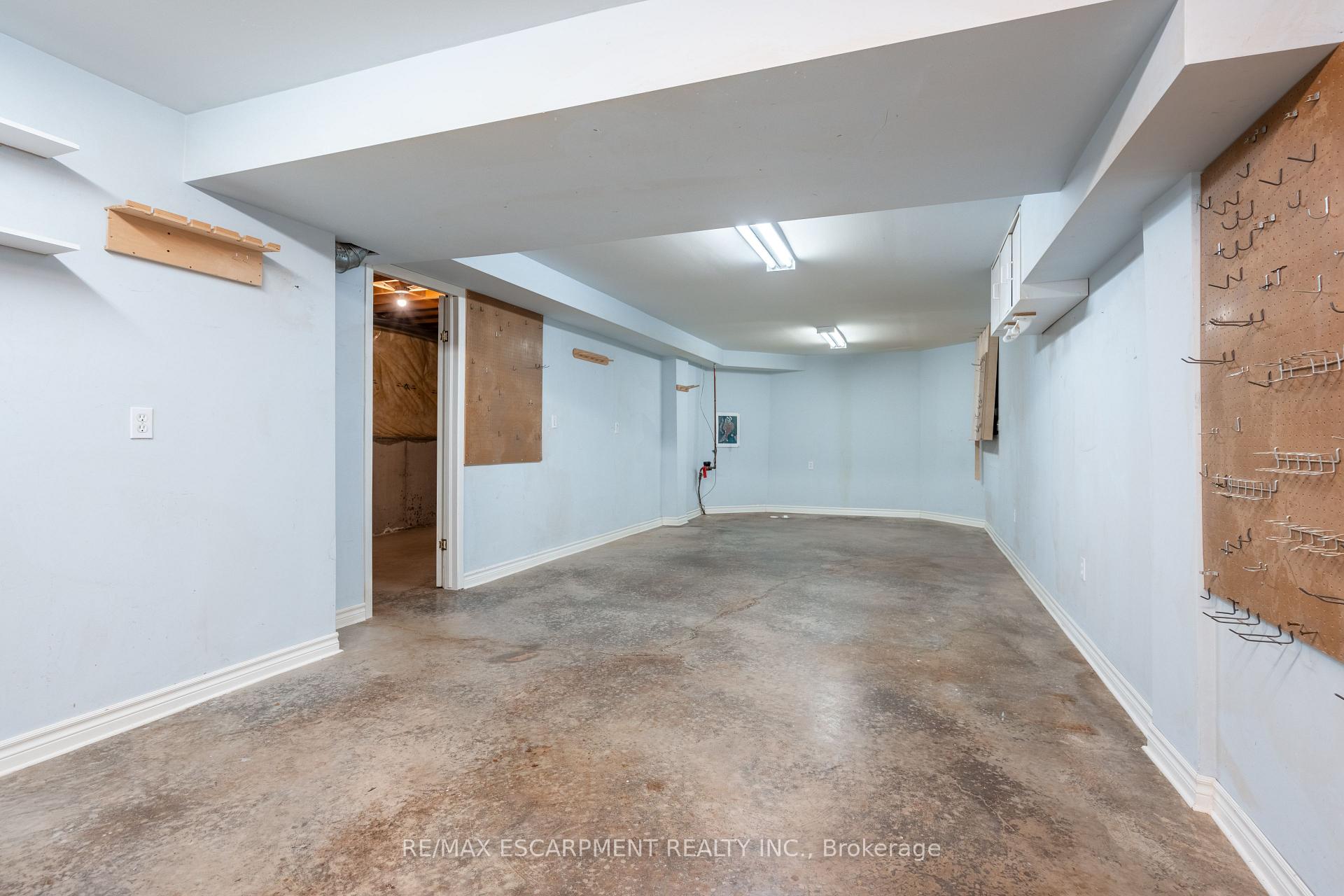 Photo 41 of 27 Gaines Avenue, Hamilton, Dundas — HOMEH