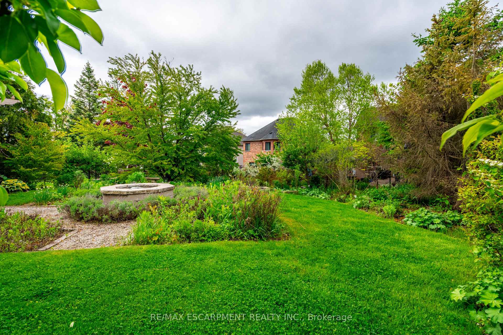 Photo 43 of 27 Gaines Avenue, Hamilton, Dundas — HOMEH