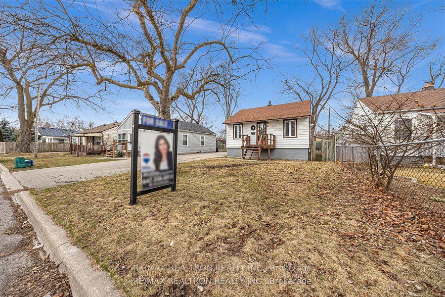 Photo 25 of 8 Maple Street, Ajax, Central — HOMEH