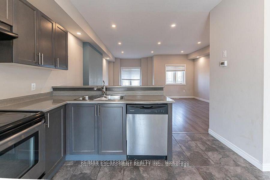 Photo 12 of 63 Crossings Way, Hamilton, Stoney Creek — HOMEH