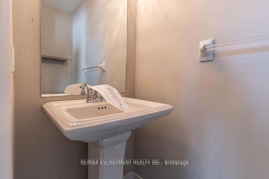 Photo 6 of 63 Crossings Way, Hamilton, Stoney Creek — HOMEH