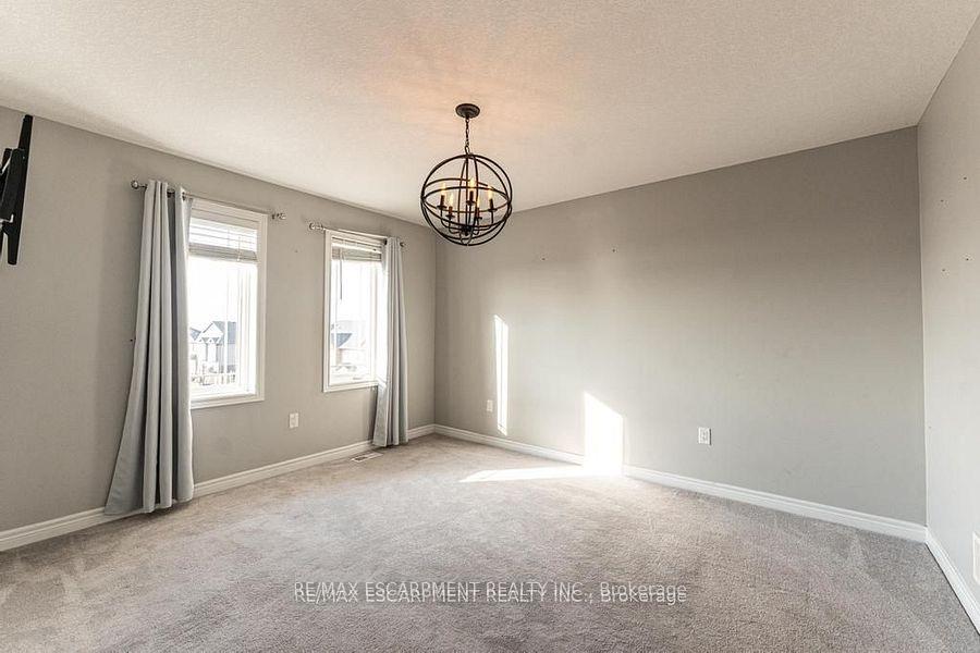Photo 16 of 63 Crossings Way, Hamilton, Stoney Creek — HOMEH