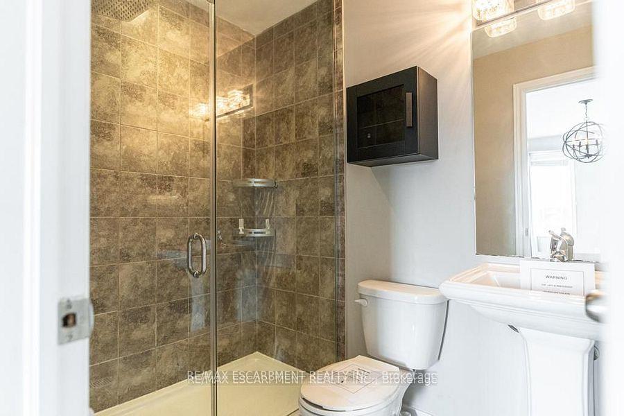 Photo 19 of 63 Crossings Way, Hamilton, Stoney Creek — HOMEH