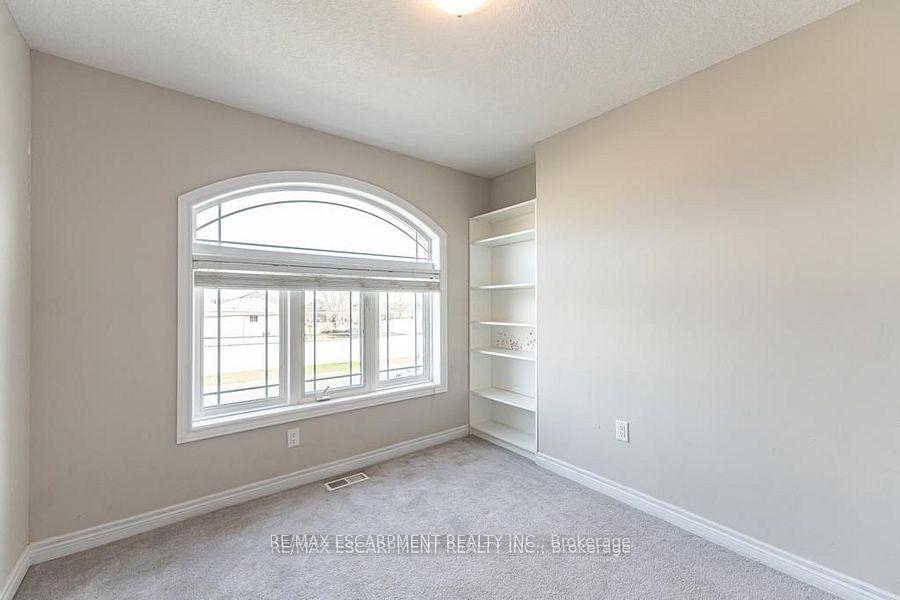 Photo 11 of 63 Crossings Way, Hamilton, Stoney Creek — HOMEH