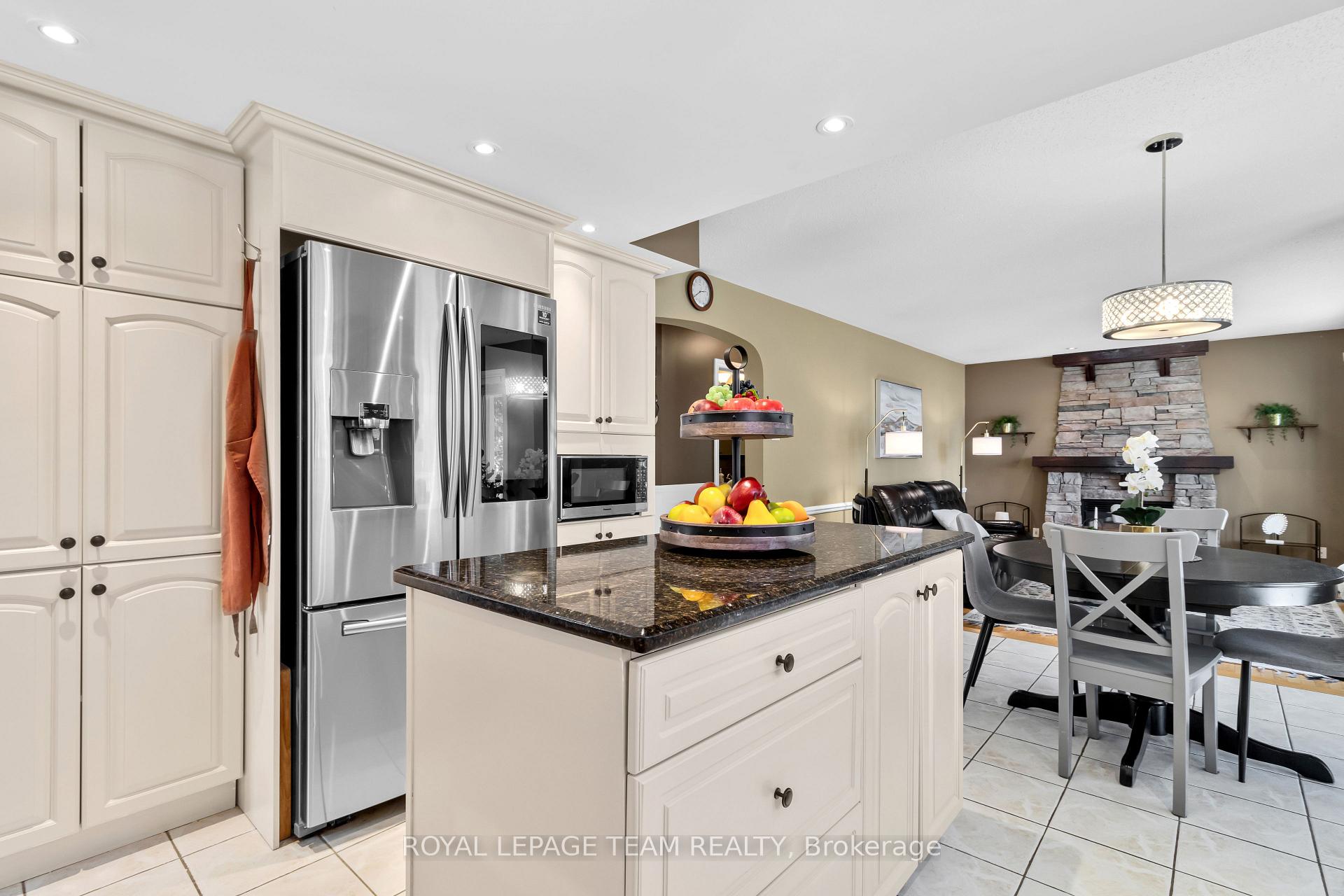 Photo 9 of 28 Renshaw Avenue, Ottawa, Stittsville (Central) — HOMEH