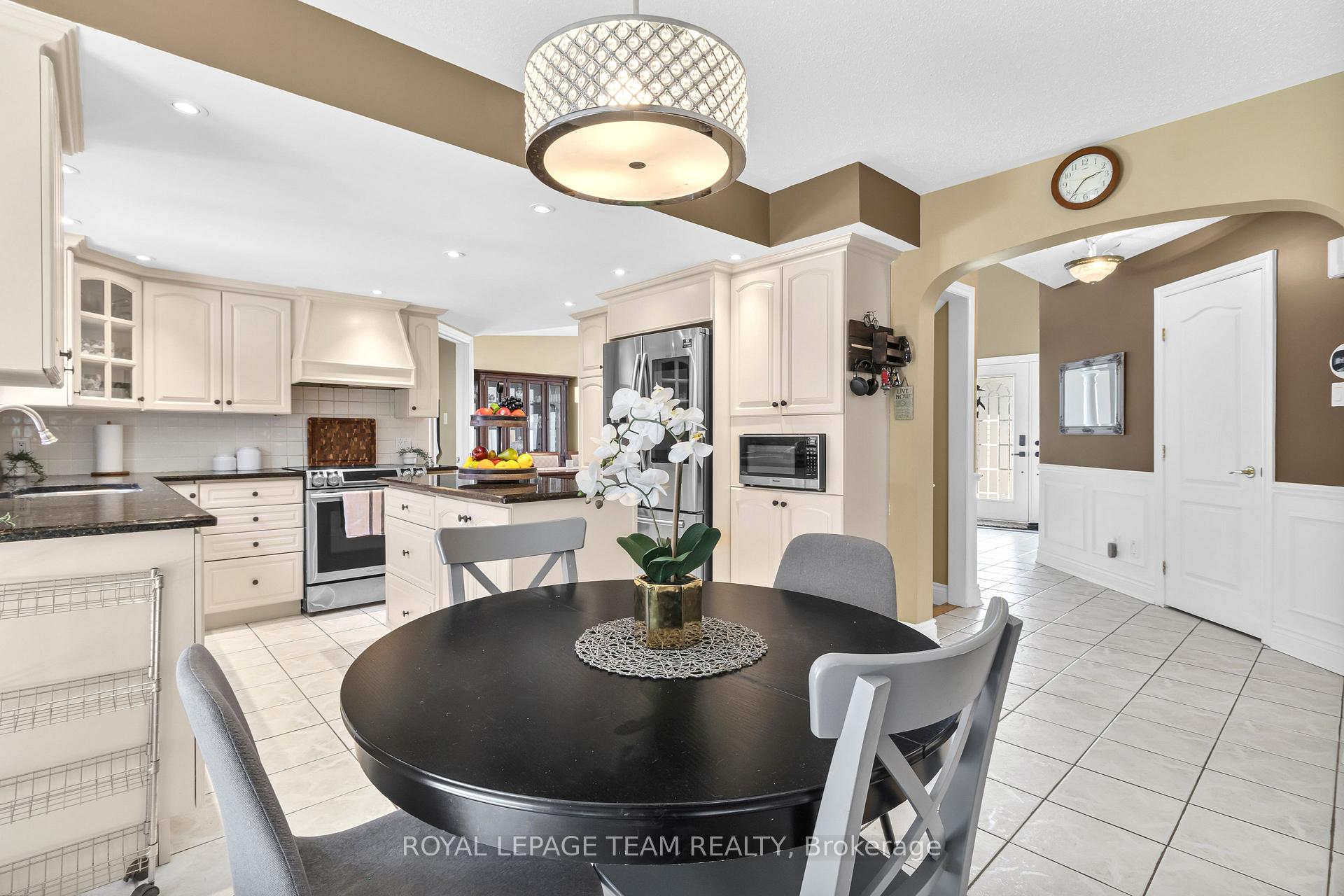 Photo 15 of 28 Renshaw Avenue, Ottawa, Stittsville (Central) — HOMEH