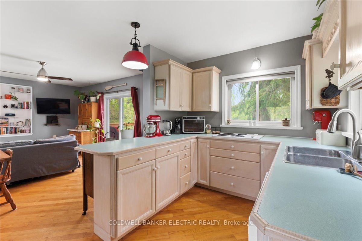 Photo 6 of 979 Water Street, Douro-Dummer — HOMEH