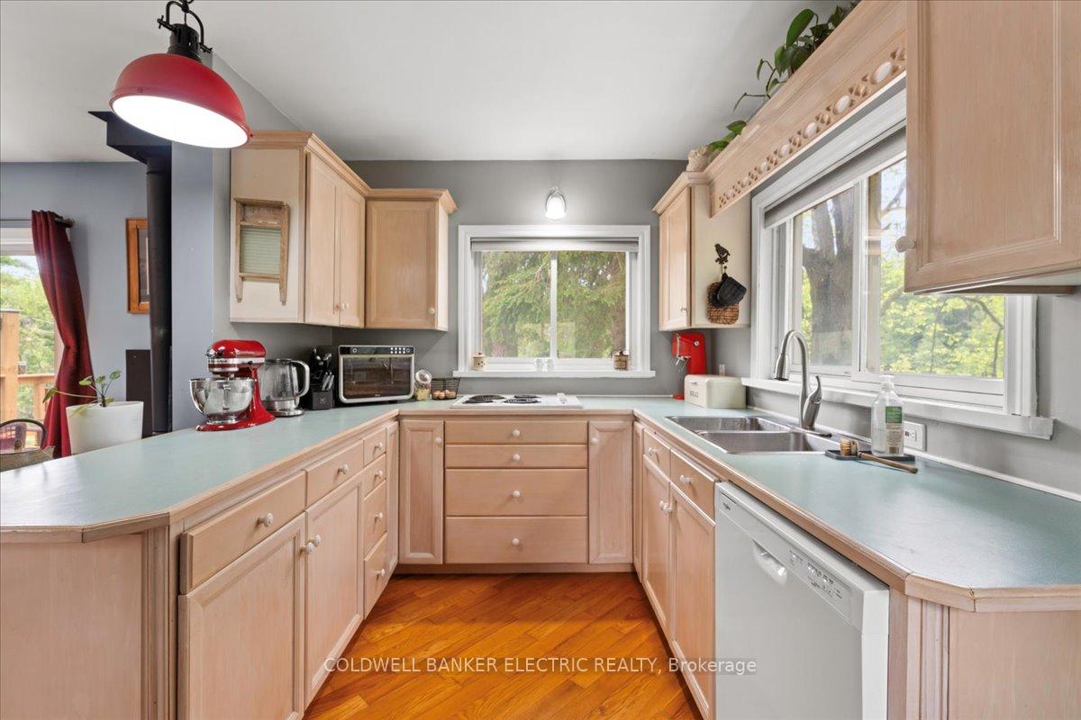 Photo 4 of 979 Water Street, Douro-Dummer — HOMEH