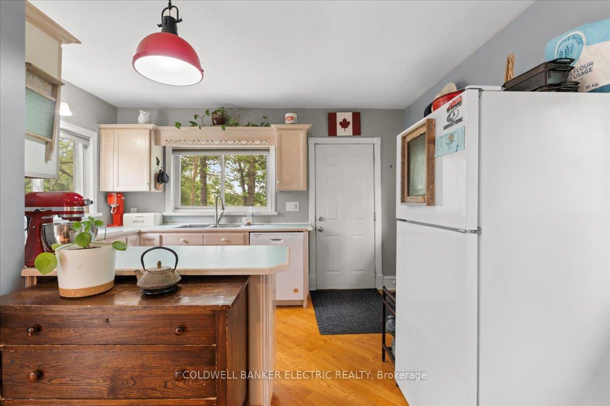 Photo 13 of 979 Water Street, Douro-Dummer — HOMEH
