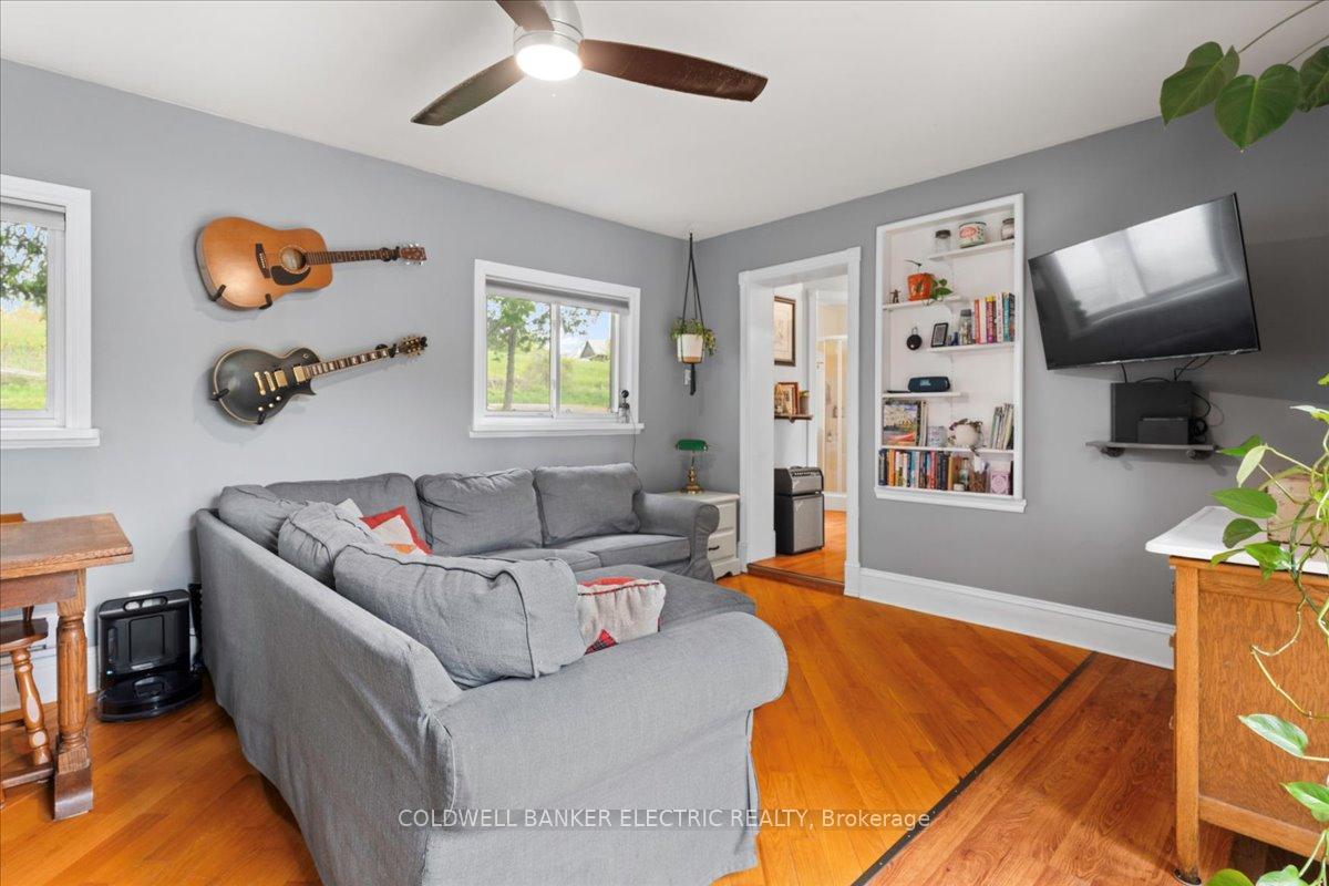 Photo 12 of 979 Water Street, Douro-Dummer — HOMEH