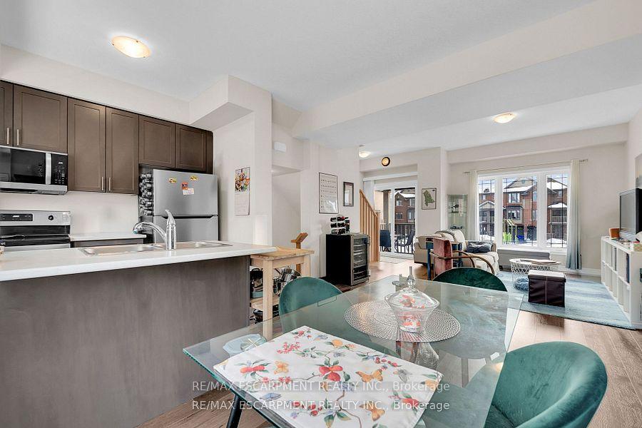 Photo 2 of Unit 8, 19 Picardy Drive, Hamilton, Stoney Creek — HOMEH